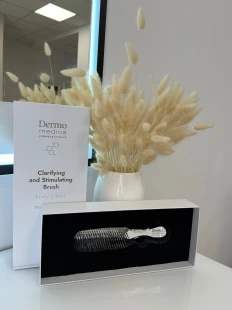 Dermomedica-Clarifying-and-Stimulating-Brush-3